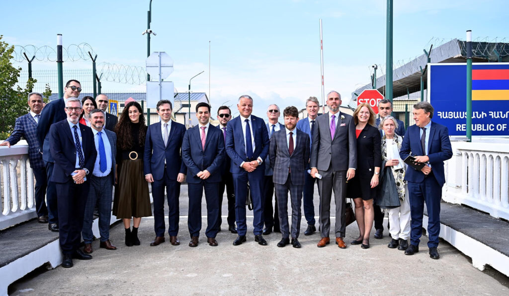 Ermenistan'daki AB büyükelçileri Türkiye-Ermenistan sınırındaki Margara sınır kapısını ziyaret etti